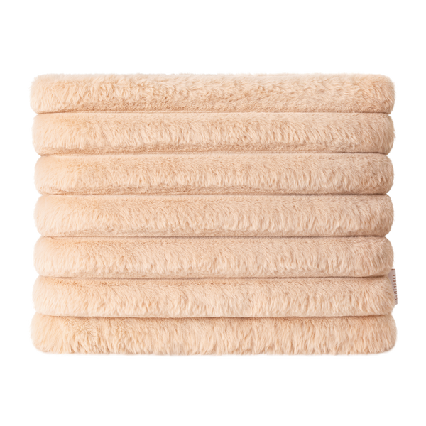 Puffy Laptop Kılıfı 13” 14” 15” – MacBook Air & Pro Uyumlu, Peluş, Mıknatıslı ve Yumuşak Koruma - Camel