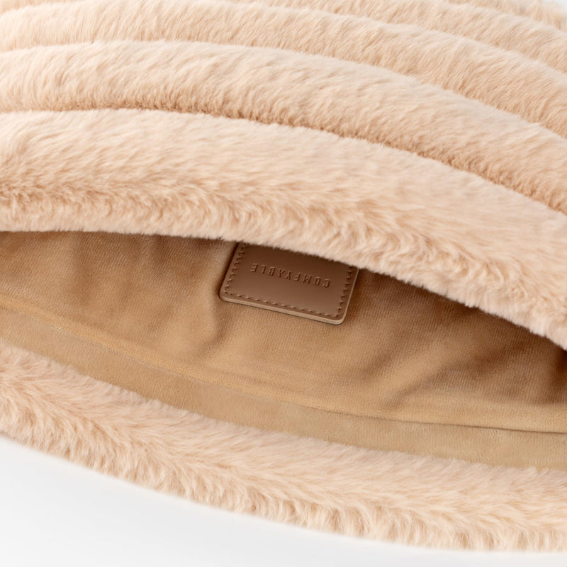 Puffy Laptop Kılıfı 13” 14” 15” – MacBook Air & Pro Uyumlu, Peluş, Mıknatıslı ve Yumuşak Koruma - Camel