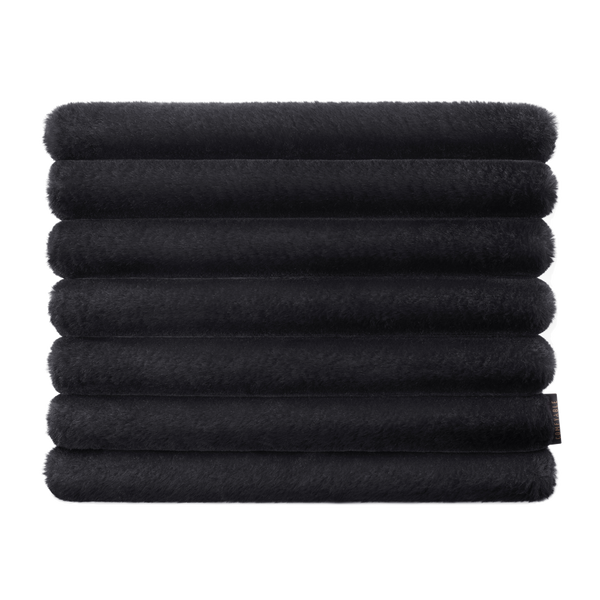 Puffy Laptop Kılıfı 13” 14” 15” – MacBook Air & Pro Uyumlu, Peluş, Mıknatıslı ve Yumuşak Koruma - Siyah