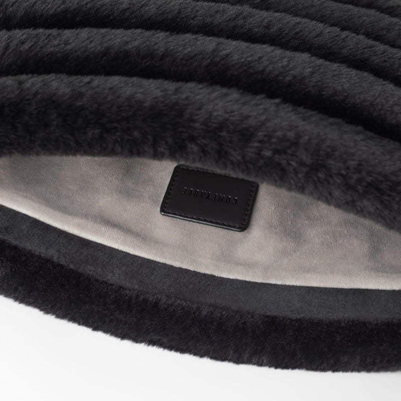 Puffy Laptop Kılıfı 13” 14” 15” – MacBook Air & Pro Uyumlu, Peluş, Mıknatıslı ve Yumuşak Koruma - Siyah