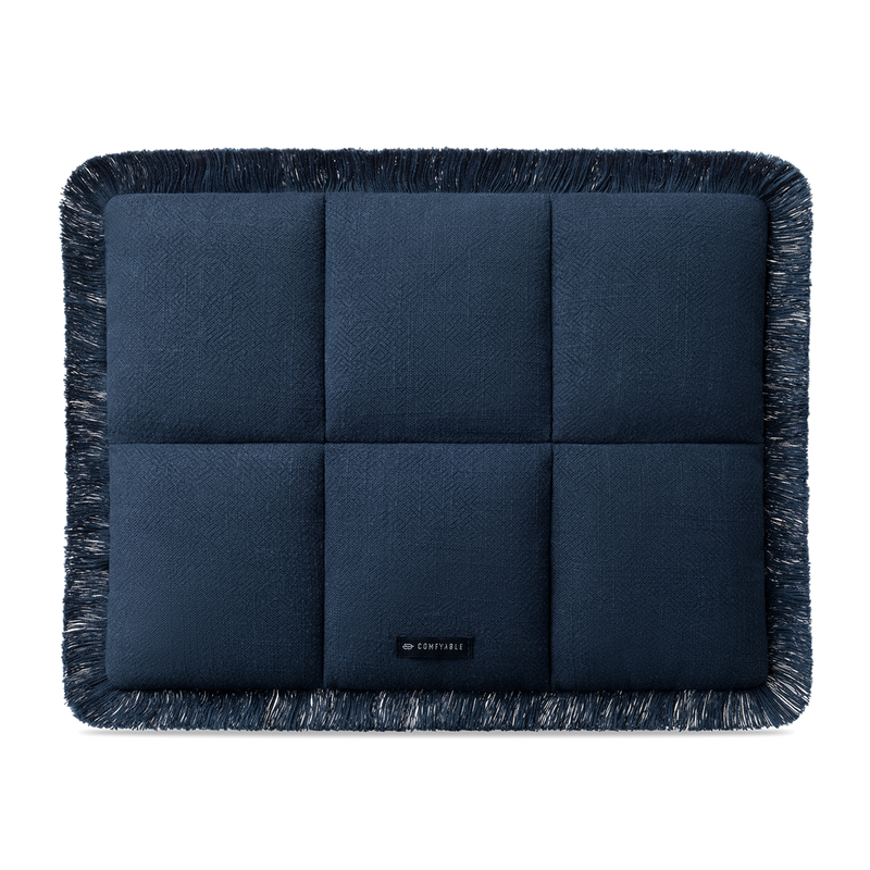 Puffy Laptop Kılıfı 13”–16” – MacBook Air & Pro Uyumlu, Püsküllü Keten Dokulu, Mıknatıslı Yumuşak Koruma - Gece Mavisi