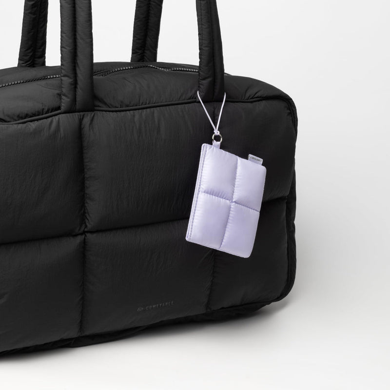 Sevimli Puffy Mini Cüzdan – Suya Dayanıklı, Şeffaf Kart Pencereli, Mıknatıslı Kapatma, AirPods ve Aksesuar Organizeri – Mor