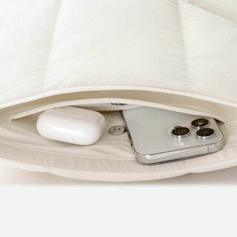 Suya Dayanıklı Askılı Puffy iPad Air/Pro Tablet Çantası - M5/M4/M3/M2/M1 Uyumlu - Prinç Rengi