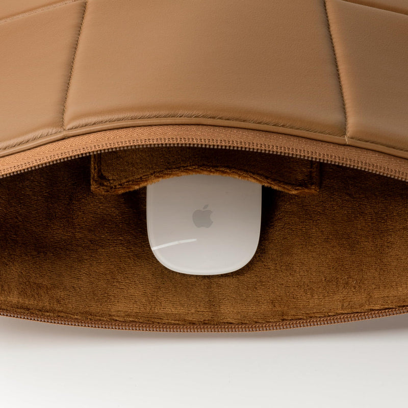 Suya Dayanıklı Kapitoneli MacBook Air/Pro Laptop Kılıfı - M5/M4/M3/M2/M1 Uyumlu - Kahverengi