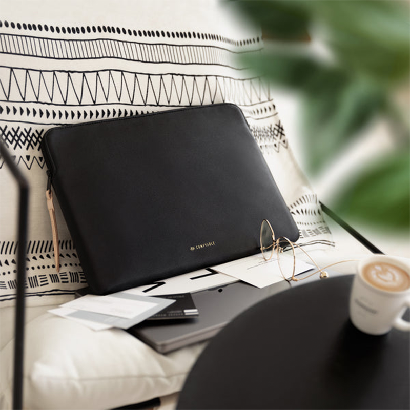 Suya Dayanıklı MacBook Air/Pro Laptop Kılıfı - M5/M4/M3/M2/M1 Uyumlu - Çakıl Siyah