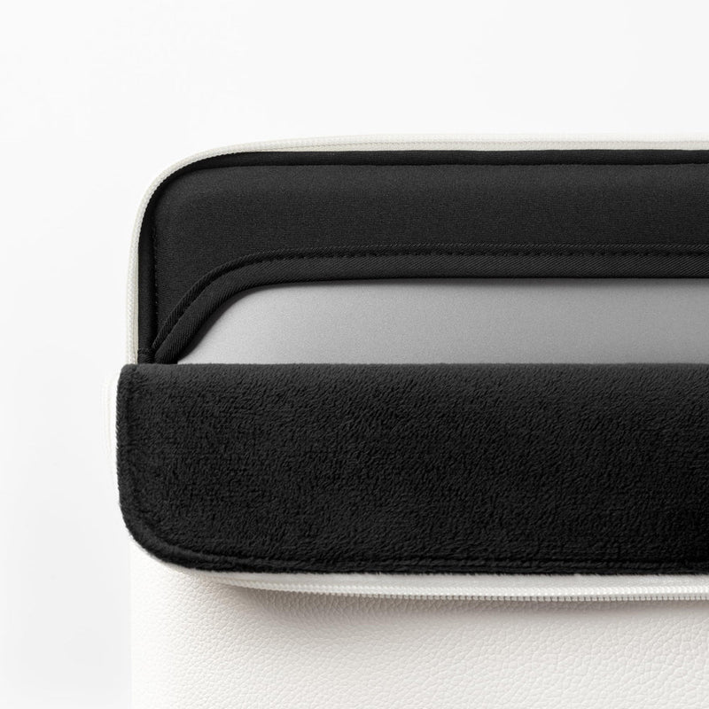 Suya Dayanıklı MacBook Air/Pro Laptop Kılıfı - M5/M4/M3/M2/M1 Uyumlu - Prinç