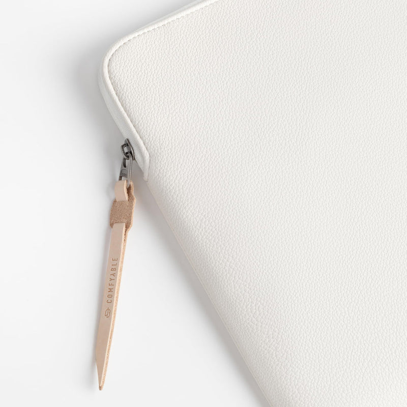 Suya Dayanıklı MacBook Air/Pro Laptop Kılıfı - M5/M4/M3/M2/M1 Uyumlu - Prinç