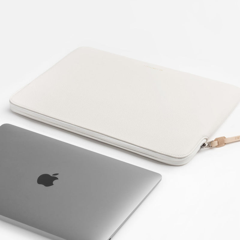 Suya Dayanıklı MacBook Air/Pro Laptop Kılıfı - M5/M4/M3/M2/M1 Uyumlu - Prinç