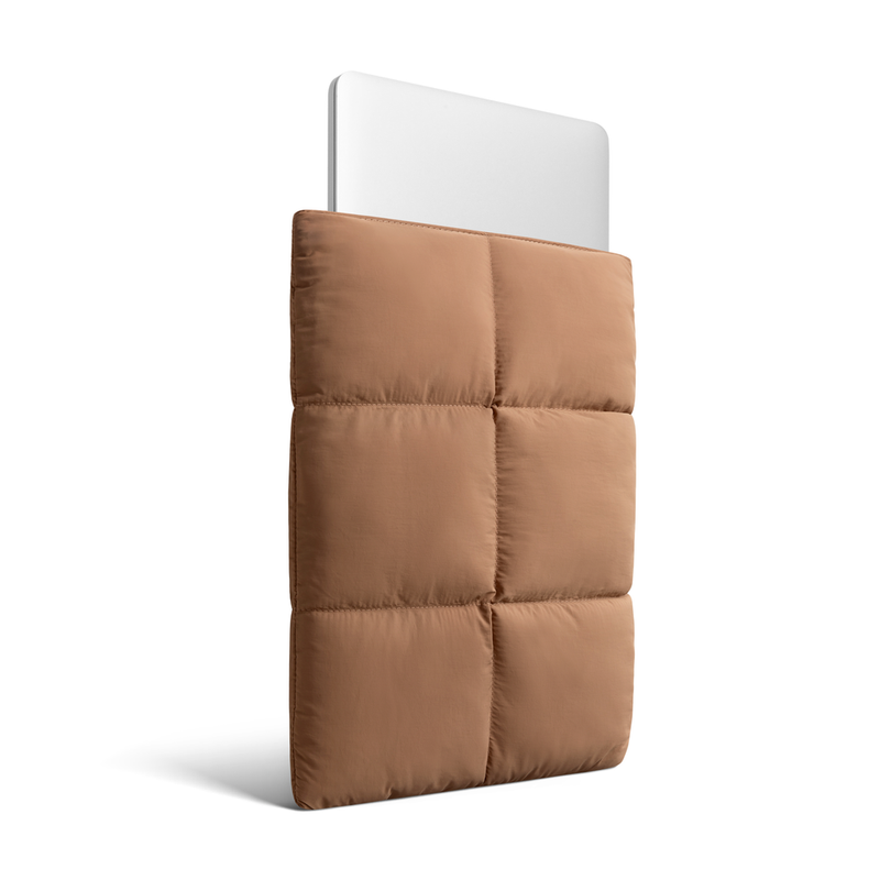 Suya Dayanıklı Puffy MacBook Air/Pro Laptop Kılıfı - M5/M4/M3/M2/M1 Uyumlu - Kahverengi