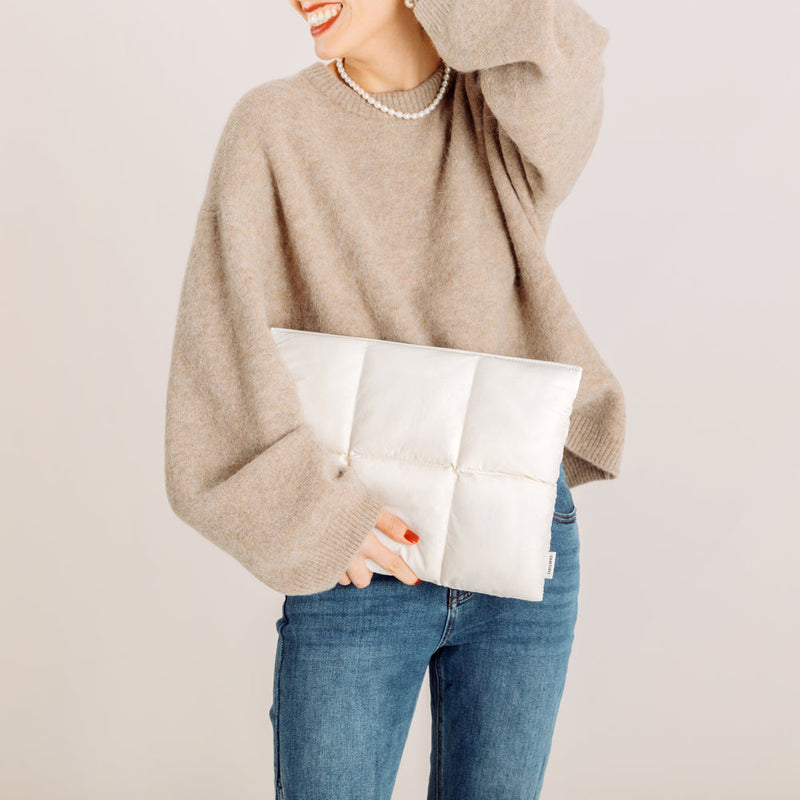 Suya Dayanıklı Puffy MacBook Air/Pro Laptop Kılıfı - M5/M4/M3/M2/M1 Uyumlu - Prinç Rengi