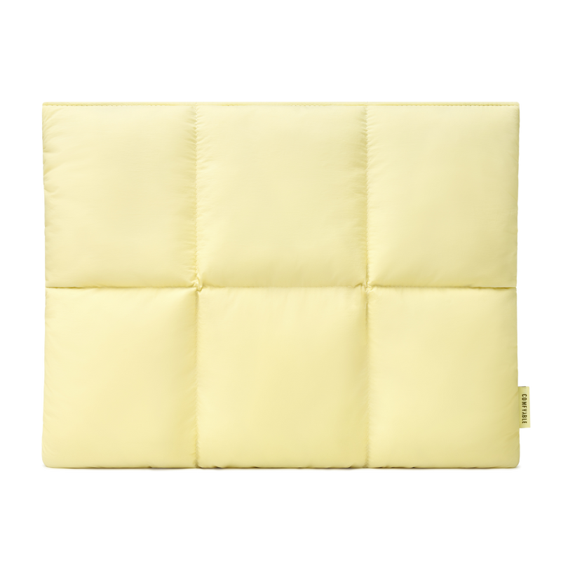 Suya Dayanıklı Puffy MacBook Air/Pro Laptop Kılıfı - M5/M4/M3/M2/M1 Uyumlu - Tereyağı Sarısı