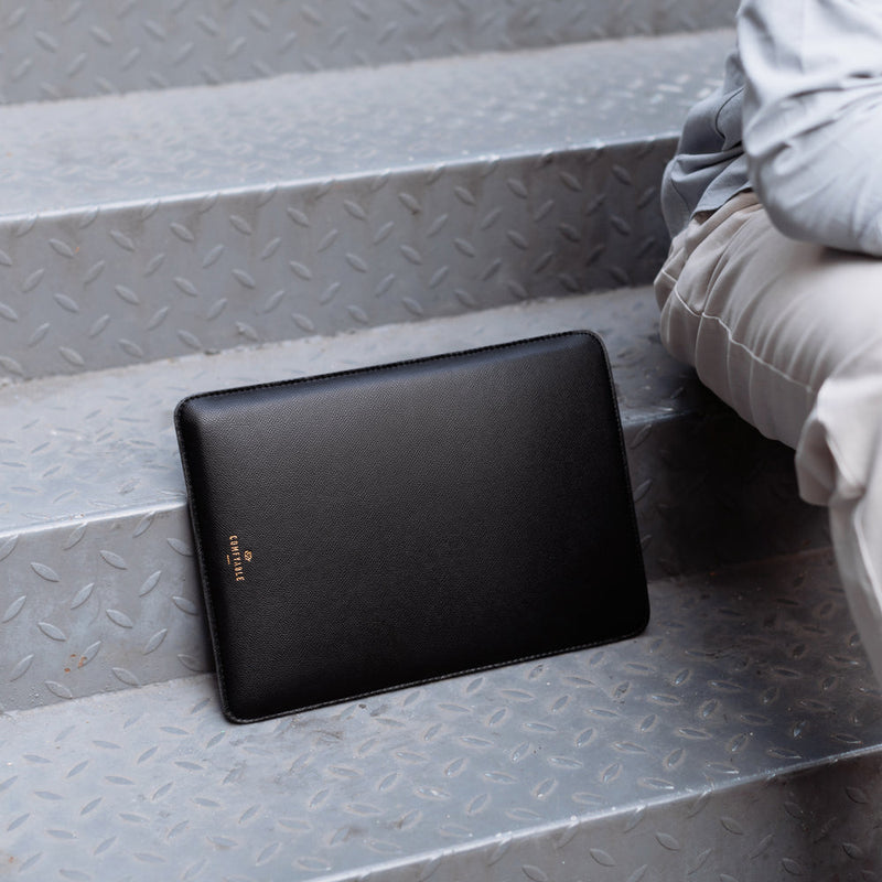 Ultra İnce Zarf MacBook Air/Pro Kılıfı - M5/M4/M3/M2/M1 Uyumlu - Siyah